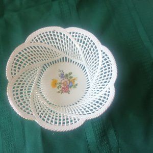 1922 IRIS ROMANIAN FINE PORCELAIN LACE BOWL
